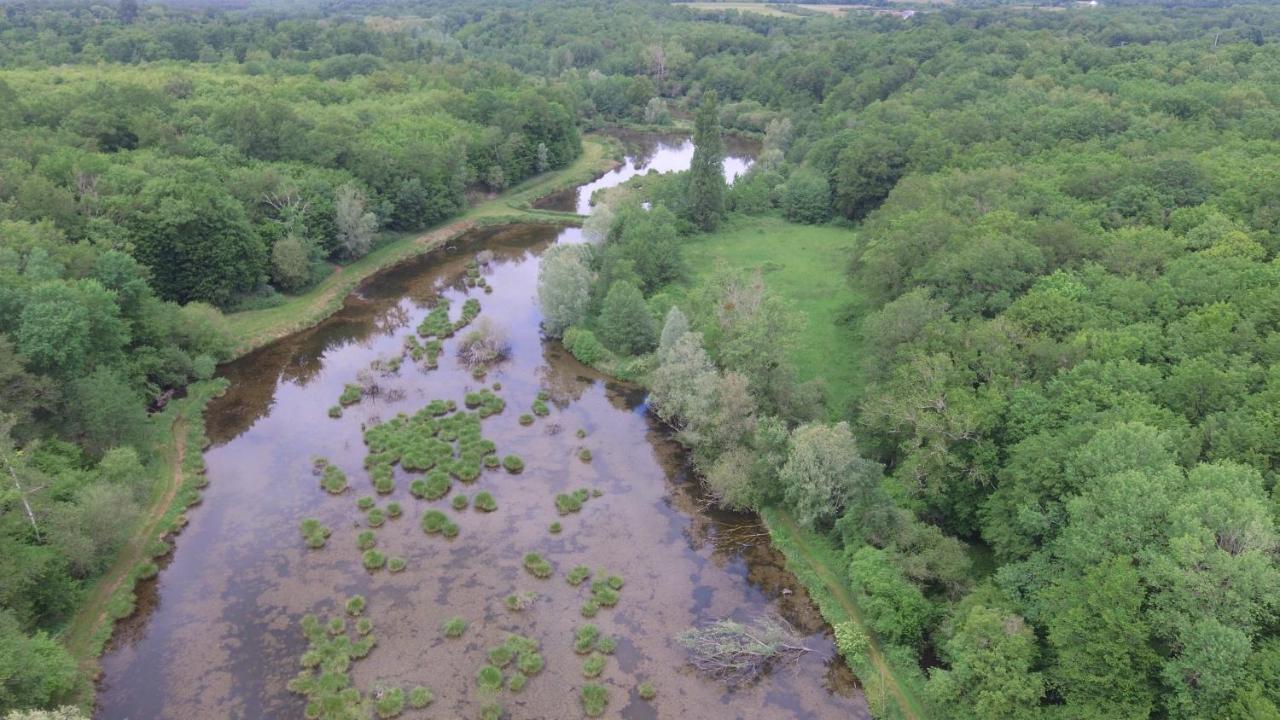 La Cabane Du Pont Du Douet Mazières-de-Touraine Kültér fotó