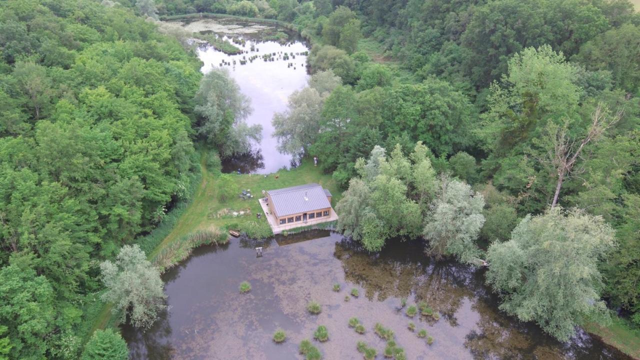 La Cabane Du Pont Du Douet Mazières-de-Touraine Kültér fotó